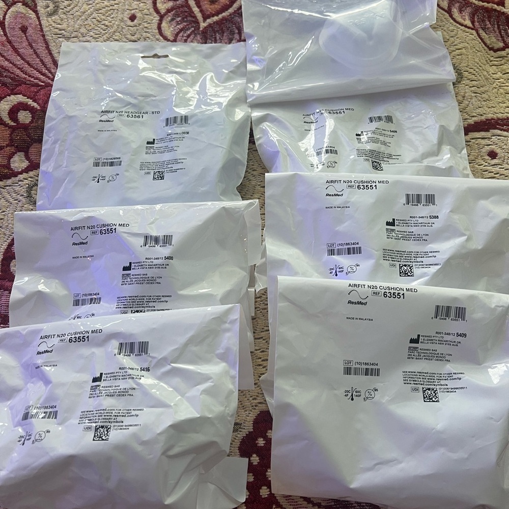 NEW SEALED ResMed N20 Headgear and 6 AirFit N20 Med Cushions Mask Pillows